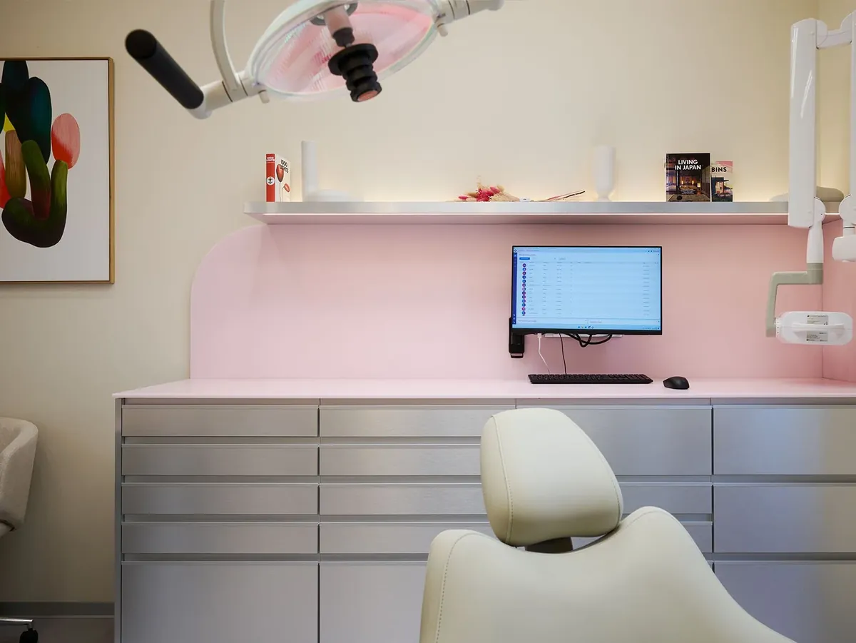 Composite esthétique ou facette : comment choisir