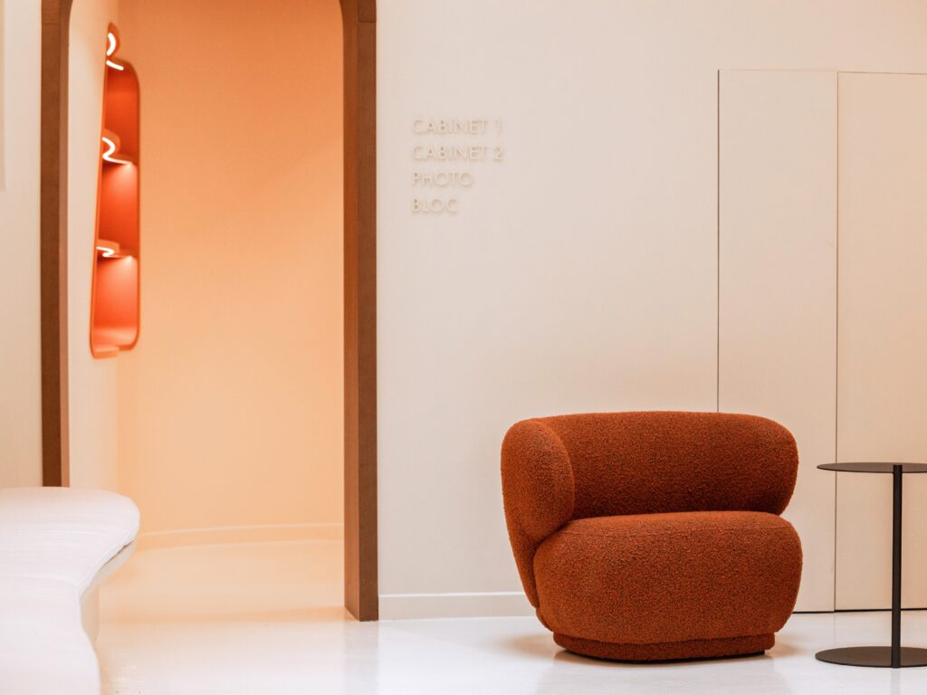The dental studios vous propose une gamme de service haut de gamme pour votre cabinet dentaire construction, location avec franchise de 6 mois, gestion des stocks, comptabilité, ressources humaines